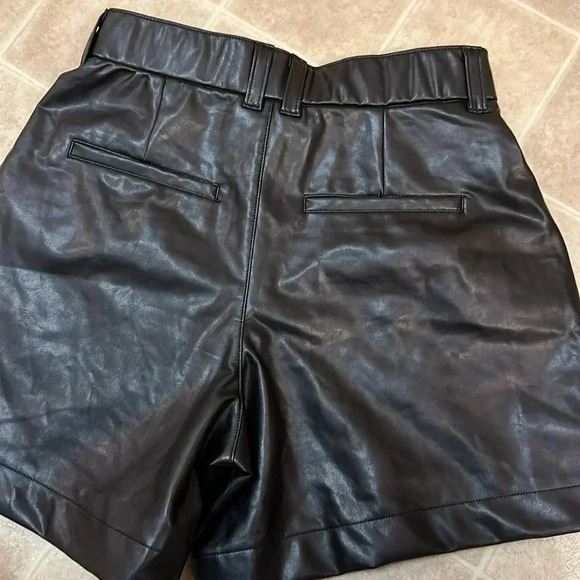 Abercrombie & Fitch Black Women's Shorts - Picture 5 of 6